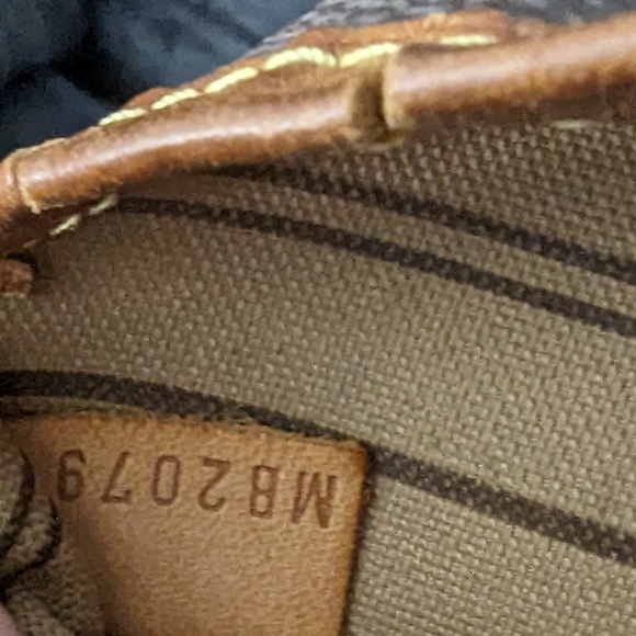 LV Neverfull MM authentic - Picture 9 of 17